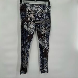Athleta abstract print legging size M